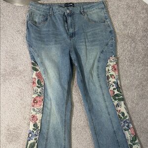 Floral Embroidered Flare Jeans